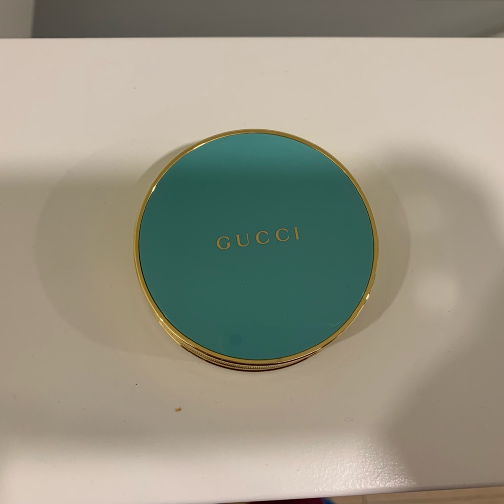 Gucci bronzing powder Poudre de Beaute 03